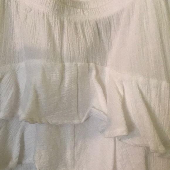 Cute White ruffled mini skirt - Picture 2 of 3